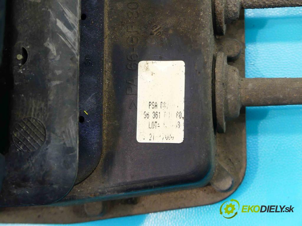 Peugeot 406 2.0 hdi 109 HP manual 80 kW 1997 cm3 4- Páka: Změny: stupeň,rýchlosť  (Rýchlostné páky / kulisy)