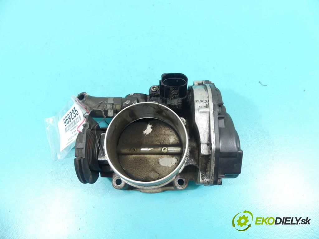 Vw Bora 2.3 20v 150 HP manual 110 kW 2324 cm3 5- klapka 021133066 (Škrtiace klapky)