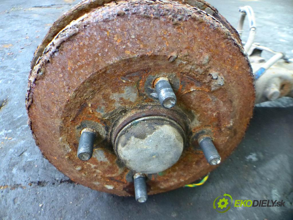 Tata Indica Vista 2010-2015 1.4b: 75 hp manual 55 kW 1368 cm3 5- zadní výztuha