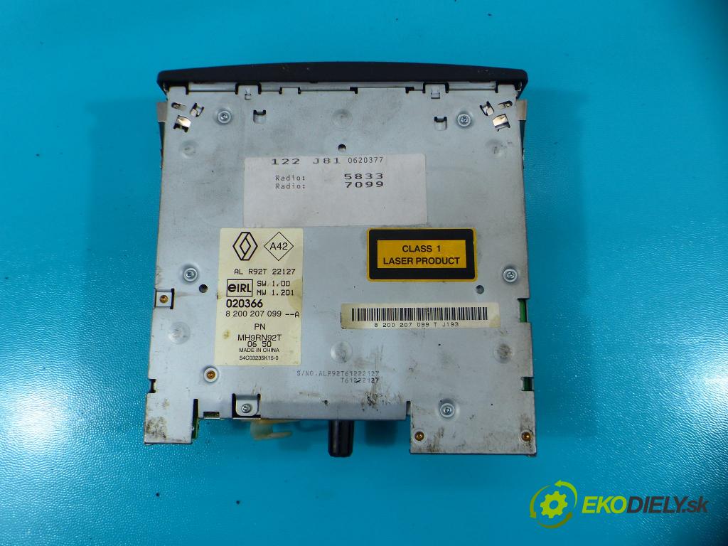 Renault Espace IV 2003-2014 2.0 dci 150 hp manual 110 kW 1995 cm3 5- Radio továrna: 8200205833