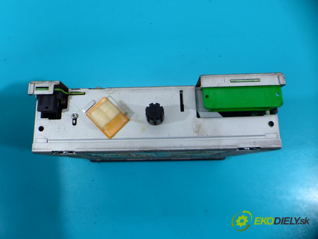 Renault Espace IV 2003-2014 2.0 dci 150 hp manual 110 kW 1995 cm3 5- Radio továrna: 8200205833