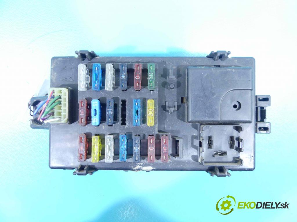 Daihatsu Terios 1997-2005 1.3 83 hp manual 61 kW 1296 cm3 5- skříňka pojistková  (Pojistkové skříňky)