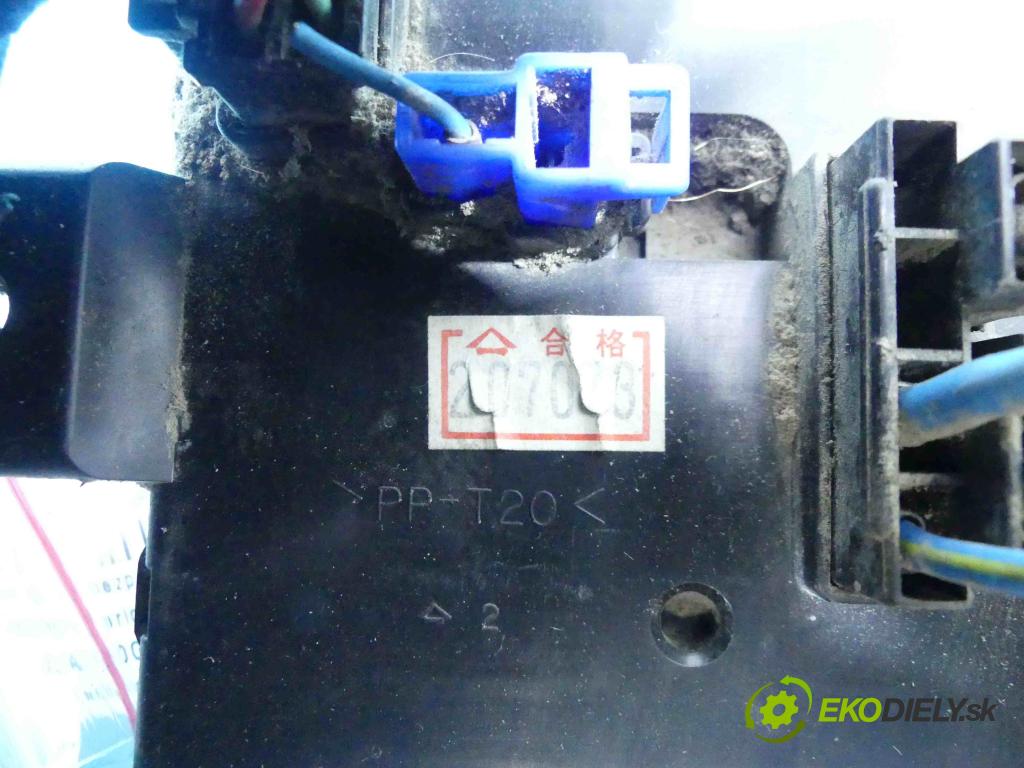 Daihatsu Terios 1997-2005 1.3 83 hp manual 61 kW 1296 cm3 5- skříňka pojistková  (Pojistkové skříňky)