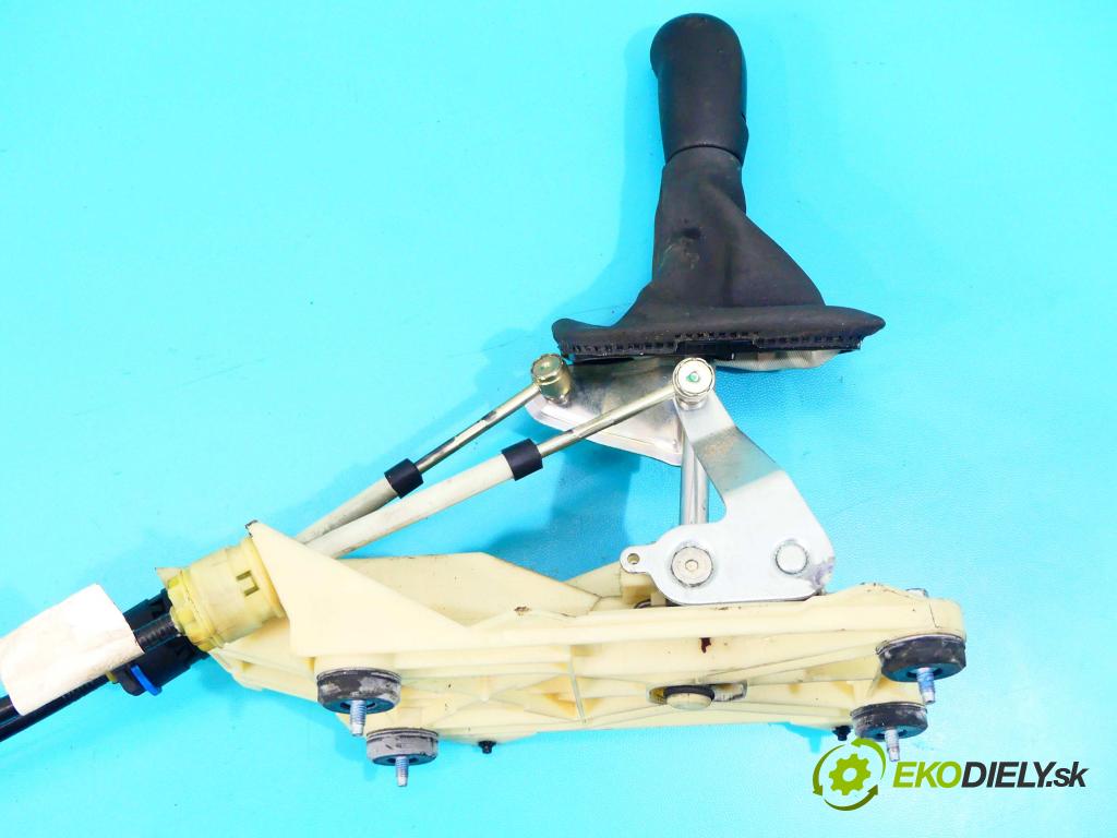 Volvo V50 1.6d 109 HP manual 80 kW 1560 cm3 5- Páka: Změny: stupeň,rýchlosť 30711902 (Rýchlostné páky / kulisy)