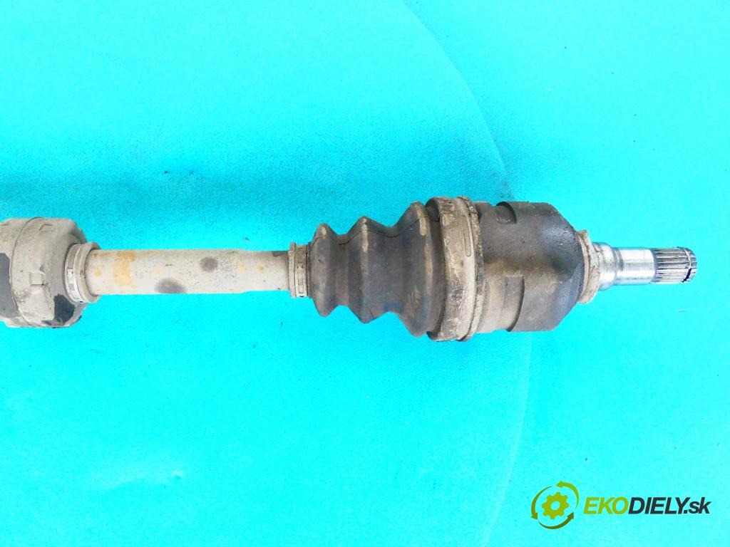 Toyota Corolla Verso I 2001-2004 1.6 vvti 110 HP manual 81 kW 1598 cm3 5- poloos pravé  (Poloosy)