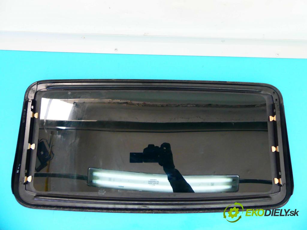 Volvo XC90 I 2002-2014 4.4 V8 automatic 232 kW 4414 cm3 5- Střešní okno:  (Okna karoserie)