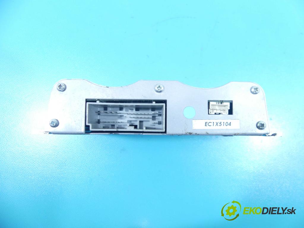 Volvo XC90 I 2002-2014 4.4 V8 automatic 232 kW 4414 cm3 5- Zesilovač: 8694093 (Zosilňovače)