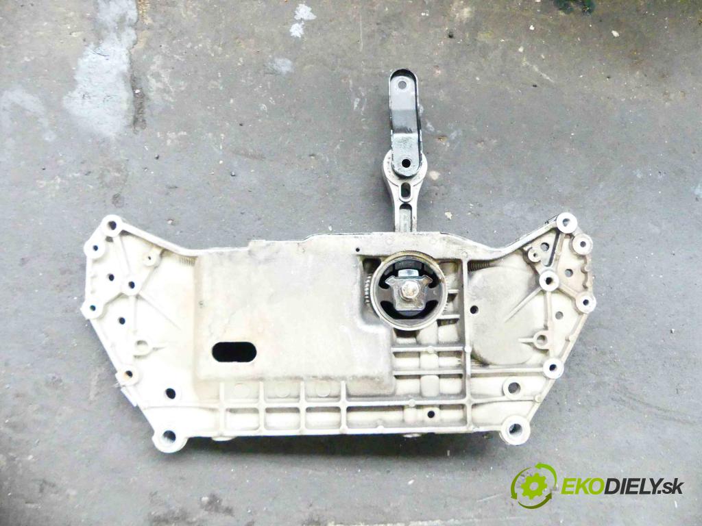 Vw Jetta V 2005-2010 1.6 8v 102 hp manual 75 kW 1595 cm3 4- výztuha motoru