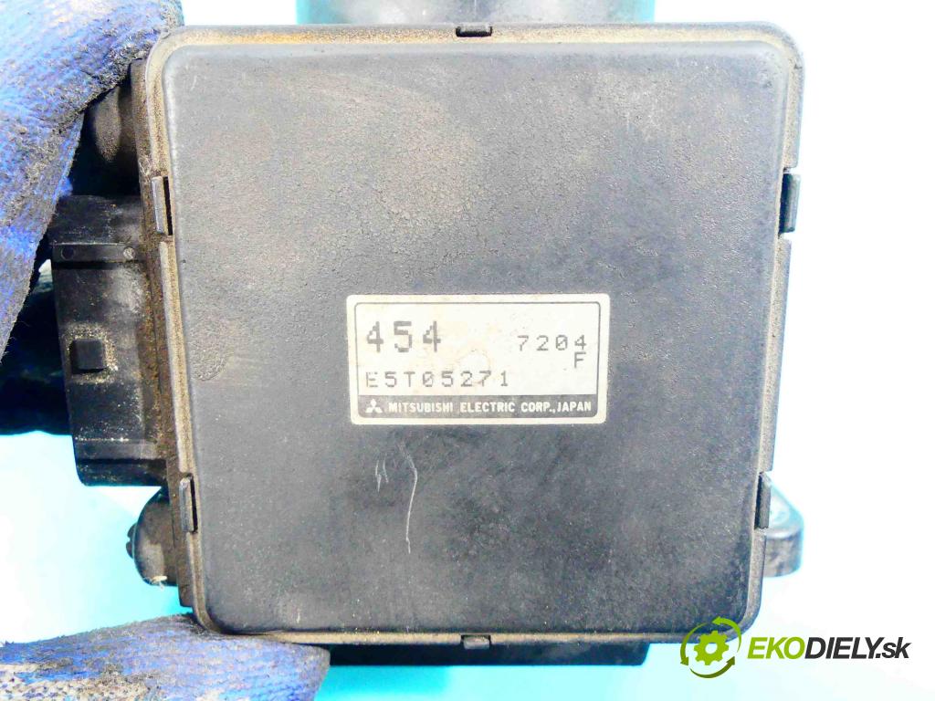 Mitsubishi Carisma 1.6 16v 90 HP manual 66 kW 1597 cm3 4- průtokoměr: E5T05271 (Váhy vzduchu)
