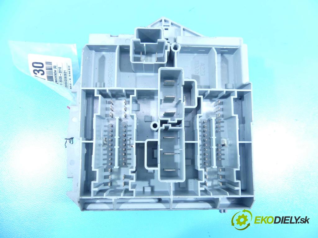 Fiat Croma II 2005-2010 1.9 jtd 150 hp manual 110 kW 1910 cm3 5- skříňka pojistková 51738102 (Pojistkové skříňky)