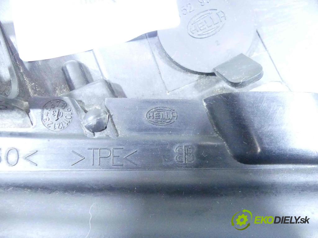 Bmw X5 E53 1999-2006 3.0d 184hp automatic 135 kW 2926 cm3 5- Reflektor: pravý  (Pravé)