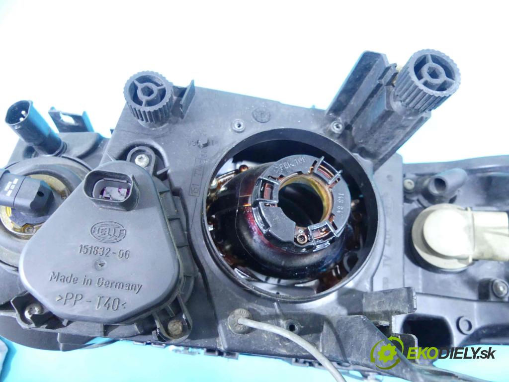 Bmw X5 E53 1999-2006 3.0d 184hp automatic 135 kW 2926 cm3 5- Reflektor: pravý  (Pravé)