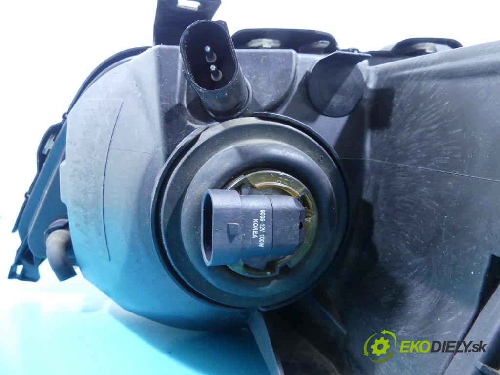 Bmw X5 E53 1999-2006 3.0d 184hp automatic 135 kW 2926 cm3 5- Reflektor: pravý  (Pravé)