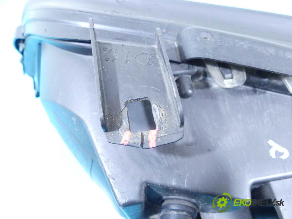 Bmw X5 E53 1999-2006 3.0d 184hp automatic 135 kW 2926 cm3 5- Reflektor: pravý  (Pravé)