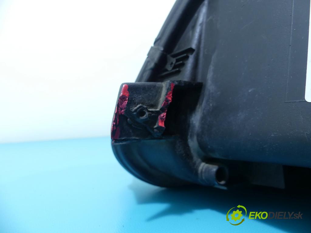 Vw Passat B5 1995-2005 2.5 V6 tdi 150 HP manual 110 kW 2496 cm3 5- Reflektor: pravý 3B7941018Q (Pravé)