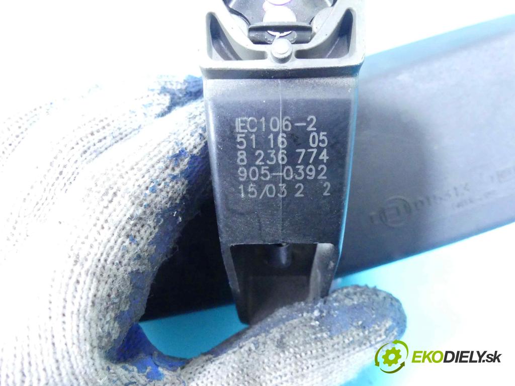 Bmw X5 E53 1999-2006 3.0d 184 hp automatic 135 kW 2926 cm3 5- zpětné zrcátko vnitřní 8236774 (Světla vnitřní)