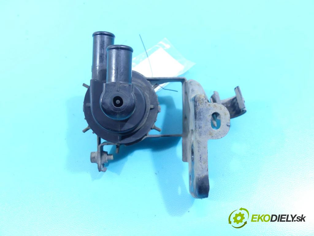 Lexus GS IV 2011-2020 3.5 hybrid 292KM automatic 215 kW 3456 cm3 4- čerpadlo vody 064100-1270 (Vodní pumpy)