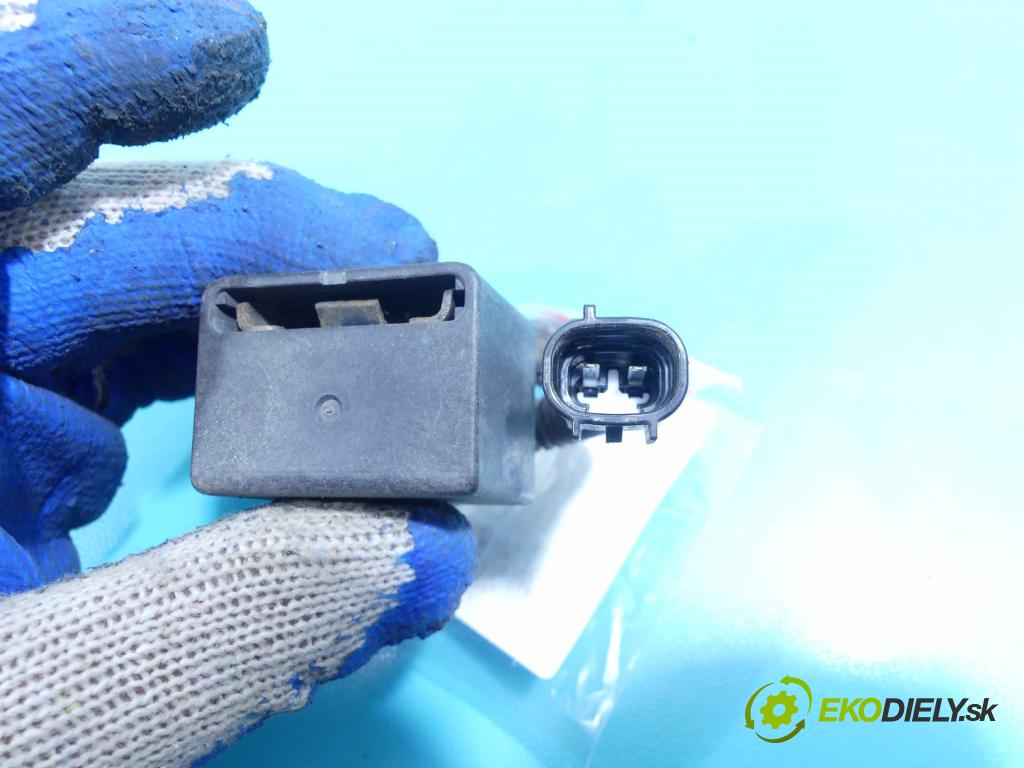 Lexus GS IV 2011-2020 3.5 hybrid 292KM automatic 215 kW 3456 cm3 4- Relé: 82930-30020 (Relé)