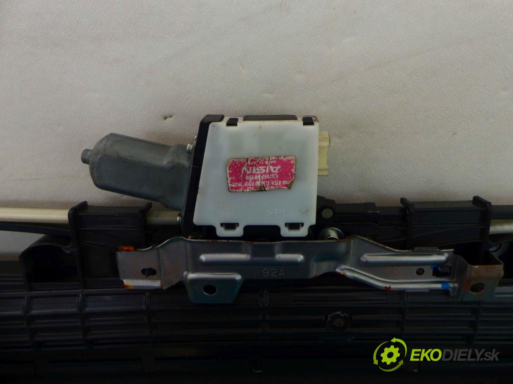 Lexus GS IV 2011-2020 3.5 hybrid 292KM automatic 215 kW 3456 cm3 4- Střešní okno:  (Okna karoserie)