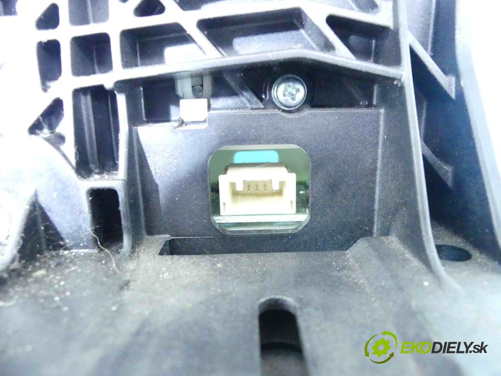 Lexus GS IV 2011-2020 3.5 hybrid 292KM automatic 215 kW 3456 cm3 4- Páka: Změny: stupeň,rýchlosť  (Rýchlostné páky / kulisy)