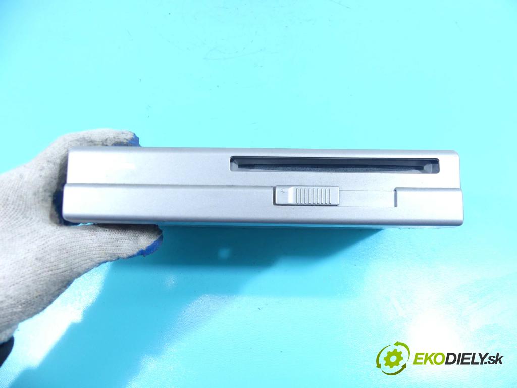 Toyota Rav4 II 2000-2005 2.0 D4D 116 HP manual 85 kW 1995 cm3 5- Navigácia: 08662-00840-EX (GPS navigácie)