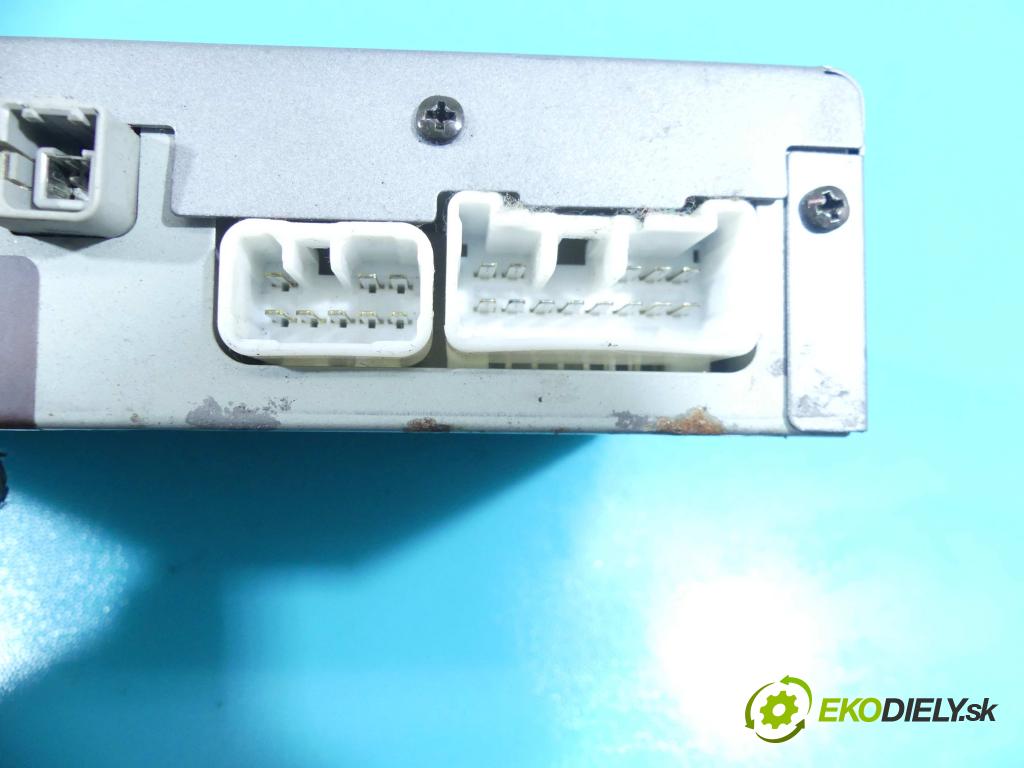 Toyota Rav4 II 2000-2005 2.0 D4D 116 HP manual 85 kW 1995 cm3 5- Navigácia: 08662-00840-EX (GPS navigácie)