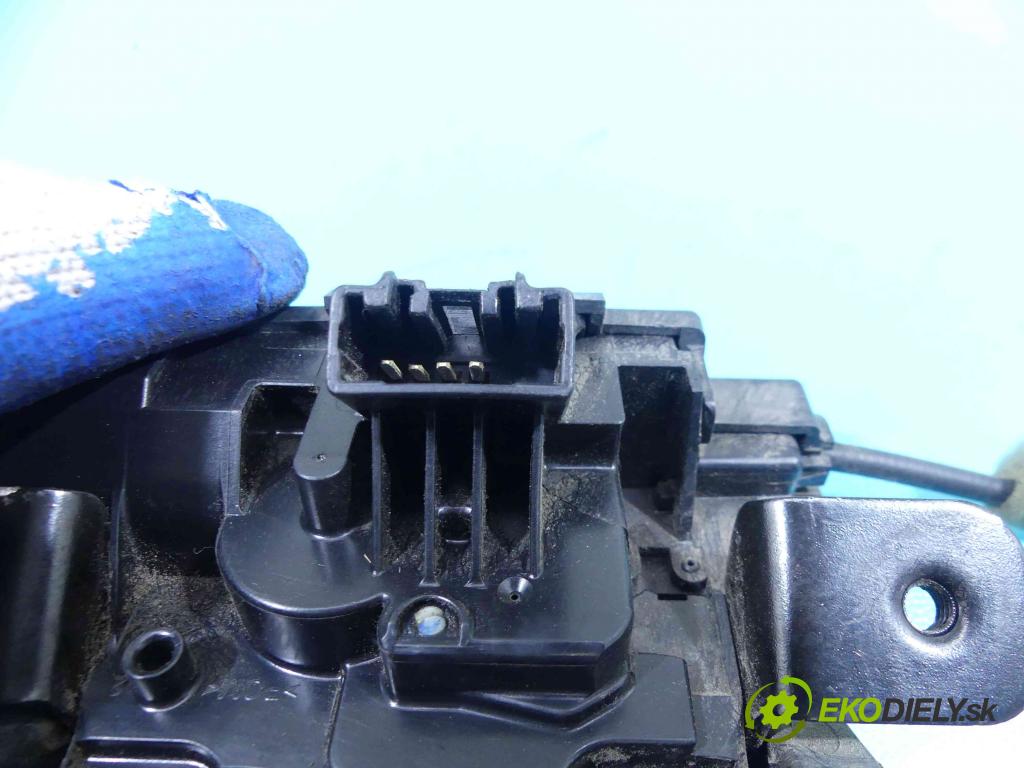 Ford Fiesta Mk7 2008-2017 1.6 16v 121KM automatic 89 kW 1596 cm3 4- zámek kufrových dveří zadní