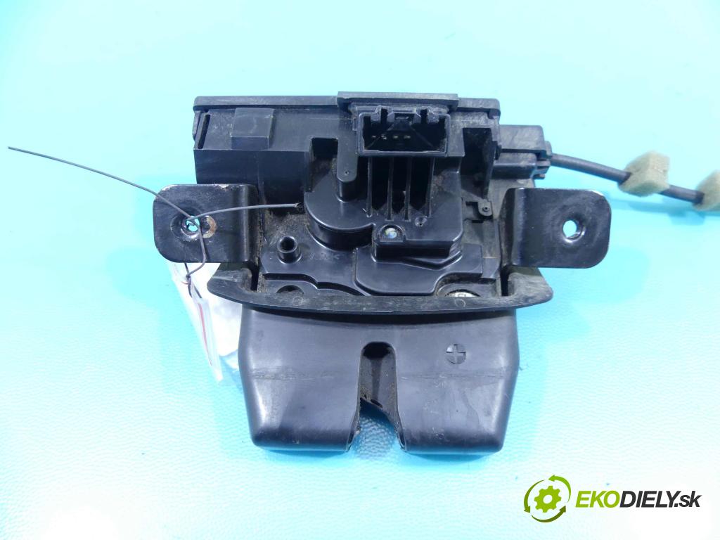 Ford Fiesta Mk7 2008-2017 1.6 16v 121KM automatic 89 kW 1596 cm3 4- zámek kufrových dveří zadní
