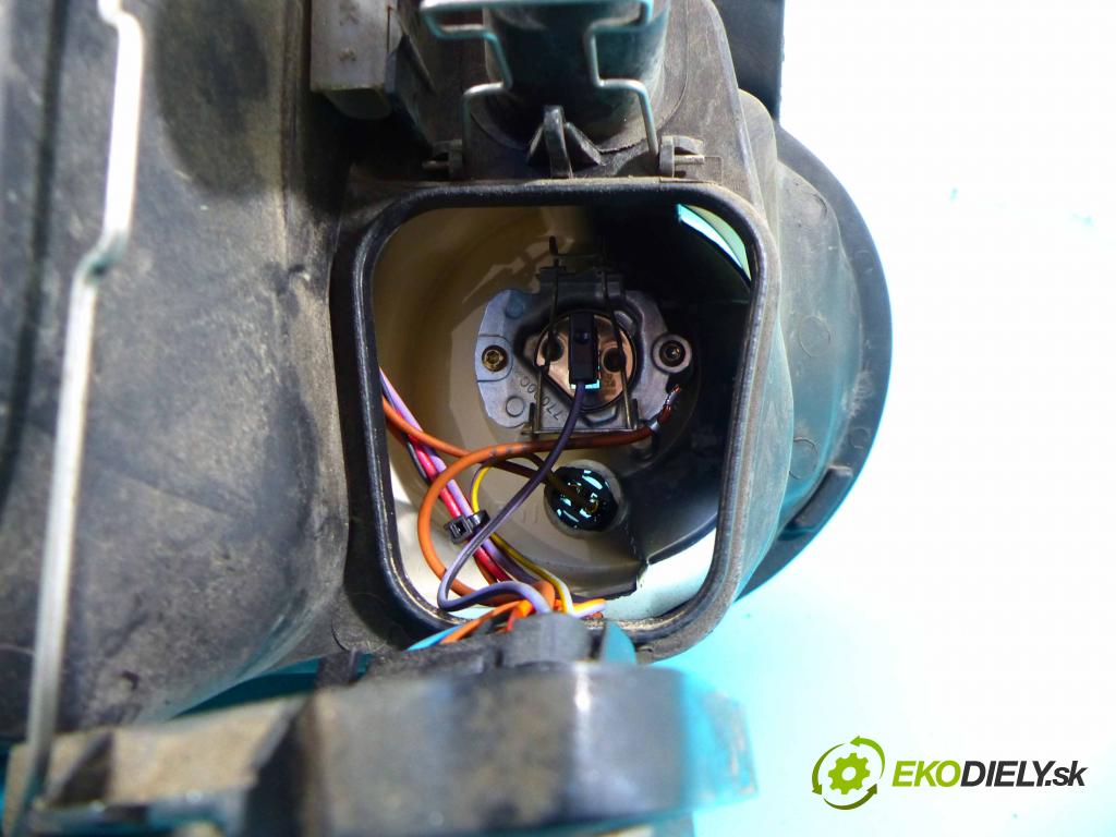 Vw Golf IV 1997-2003 1.6 16v 105 hp manual 77 kW 1598 cm3 3- světlo levý