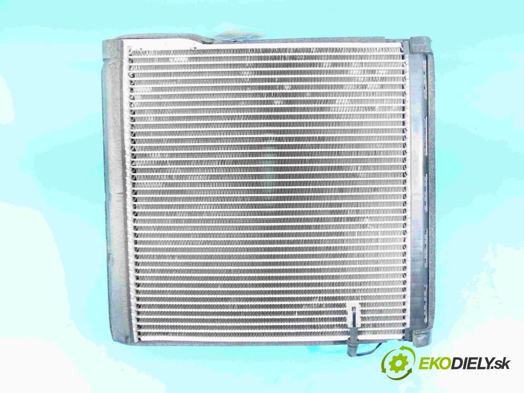 Toyota Camry XV40 2006-2011 2.4 16v automatic 158 kW 2387 cm3 4- radiator  (Radiátory kúrenia)