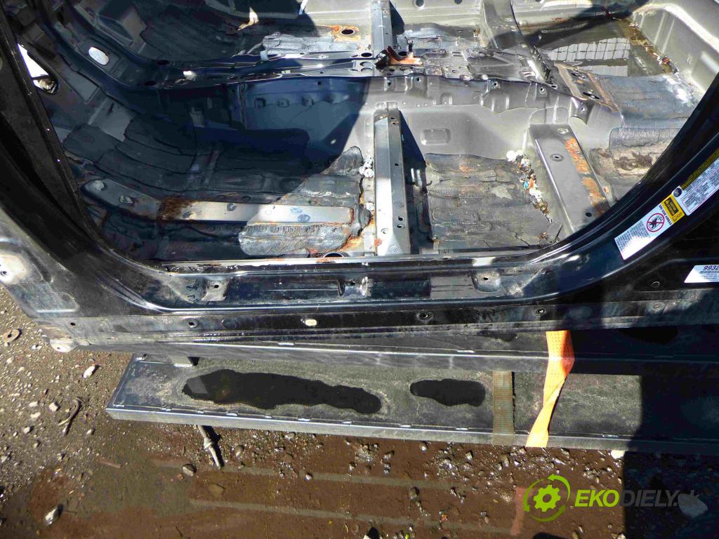 Toyota Camry XV40 2006-2011 2.4 16v automatic 158 kW 2387 cm3 4- práh levý  (Ostatní)