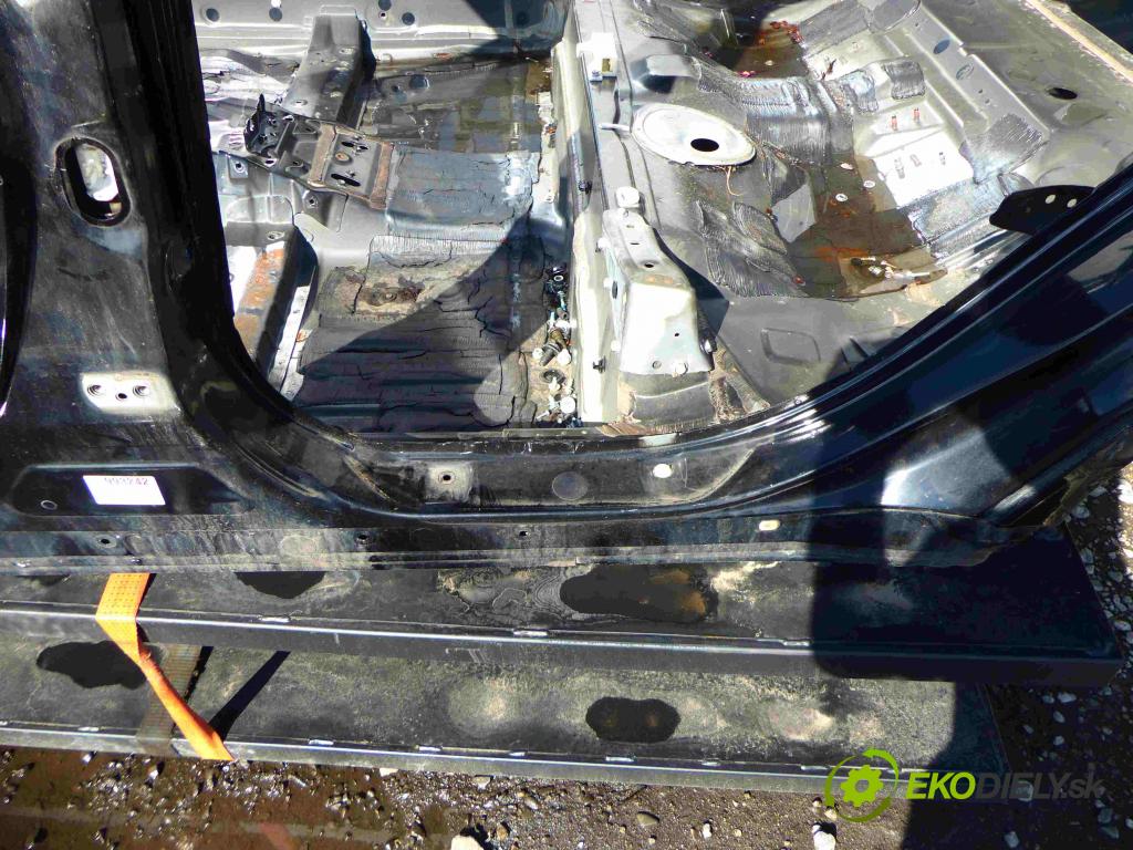 Toyota Camry XV40 2006-2011 2.4 16v automatic 158 kW 2387 cm3 4- práh levý  (Ostatní)