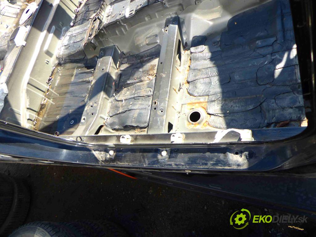 Toyota Camry XV40 2006-2011 2.4 16v automatic 158 kW 2387 cm3 4- práh pravý (Ostatní)