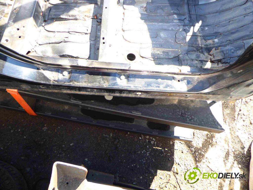 Toyota Camry XV40 2006-2011 2.4 16v automatic 158 kW 2387 cm3 4- práh pravý (Ostatní)