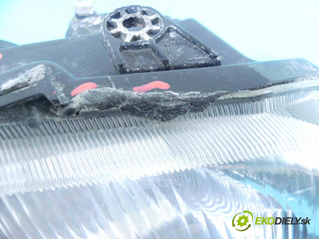 Land rover Freelander 1.8 16v 122 HP manual 90 kW 1796 cm3 5- Reflektor: pravý  (Pravé) anglicka verzia