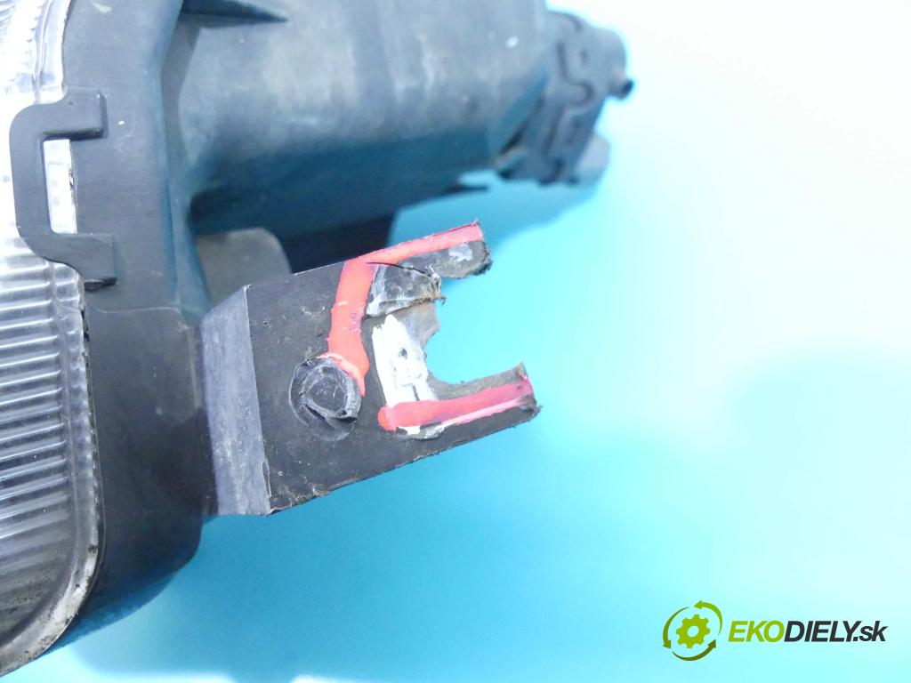 Suzuki Ignis 1.3 16v 4x4 94 HP manual 69 kW 1328 cm3 5- Reflektor: ľavý  (Ostatné)