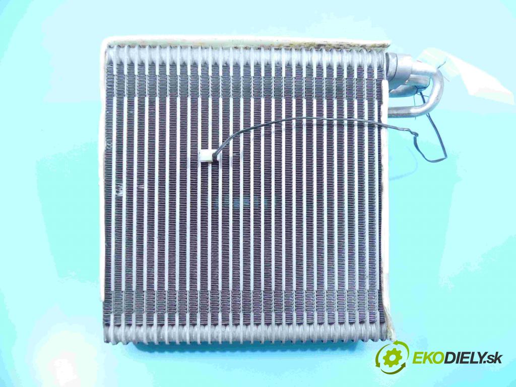 Nissan Altima L31 2002-2006 2.5 16v 177 HP automatic 130 kW 2488 cm3 4- radiator  (Radiátory kúrenia)