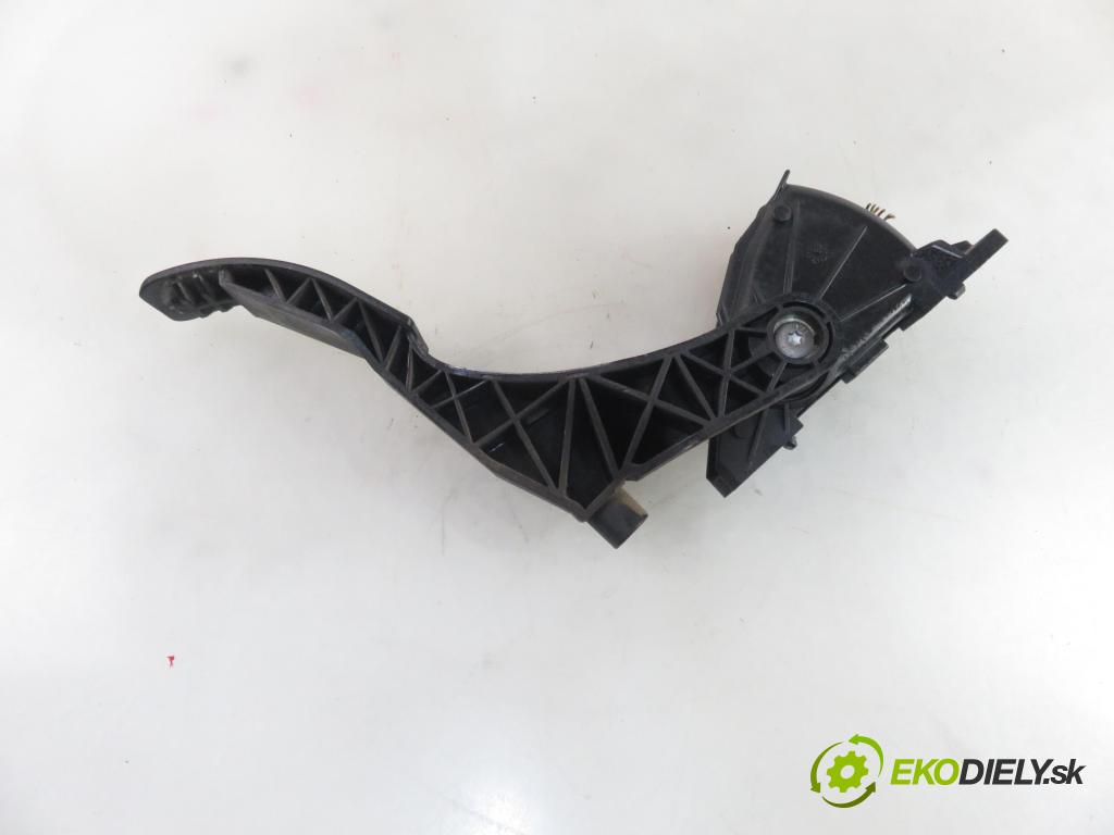 AUDI A2 (8Z0) HB 2001 55,00 1.4 TDI - AMF 1422,00 Potenciometer plynu 8Z1721523A ; 6PV00777015 (Pedále)