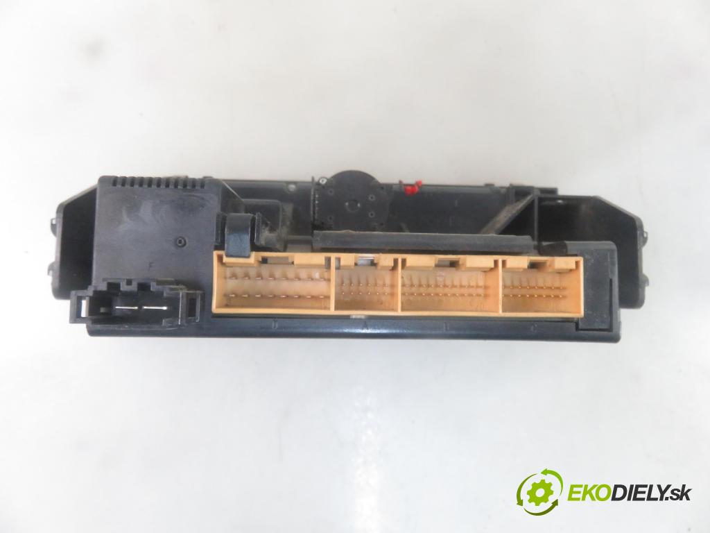 AUDI A2 (8Z0) HB 2001 55,00 1.4 TDI - AMF 1422,00 Panel kúrenia KLIMATRONIK 8Z0820043 ; 5HB008185