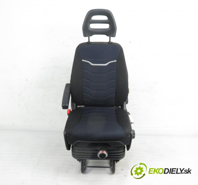 IVECO DAILY VI Furgon FURGON 2020 100,00 3.0 NaturalPower 136 - F1CFA401C 2998,00 Sedadlo šoféri