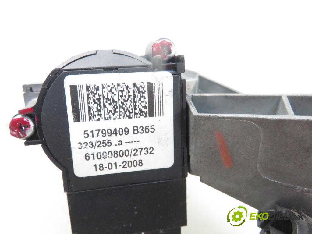 FIAT FIORINO nadwozie zamknięte / kombi (225_) FURGON 2009 55,00 1.3 D Multijet 1248,00 spinačka 51760548 ; 01098401 (Spínacie skrinky a kľúče)