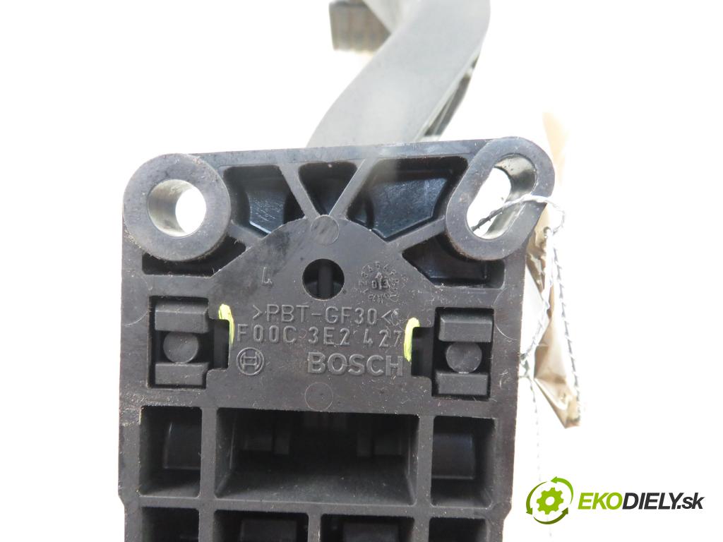 CITROEN C3 Pluriel (HB_) CABRIO 2003 80,00 1.6 - NFU 109 (TU5JP4) 1587,00 Potenciometer plynu F00C3E2427 ; 0280752251 ; 9646702180 (Pedále)