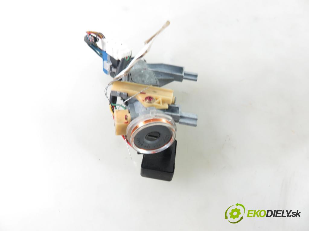 MITSUBISHI PAJERO PININ (H6_W, H7_W) TERENOWY 2000 88,00 1.8 GDI (H66W, H76W) - 4G93 (GDI) 1834,00 spinačka  (Spínacie skrinky a kľúče)