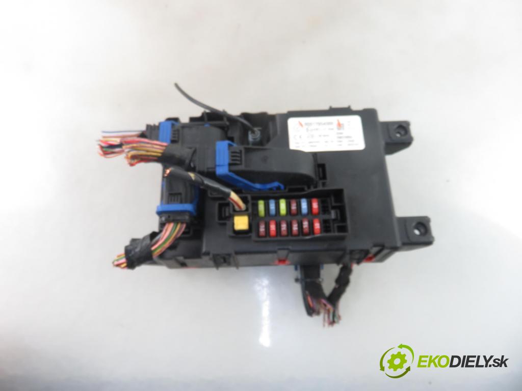 FIAT GRANDE PUNTO (199_) HB 2006 66,00 1.3 D Multijet 90 - 199 A3.000 1248,00 MODUL BSI 00517954300