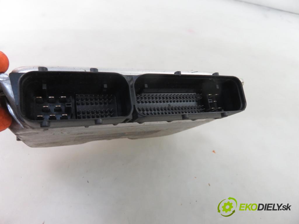 SKODA FABIA I SEDAN (6Y3) SEDAN 2006 47,00 1.9 SDI - ASY 1896,00 Riadiaca jednotka Motor 038906012HR ; 0281011321