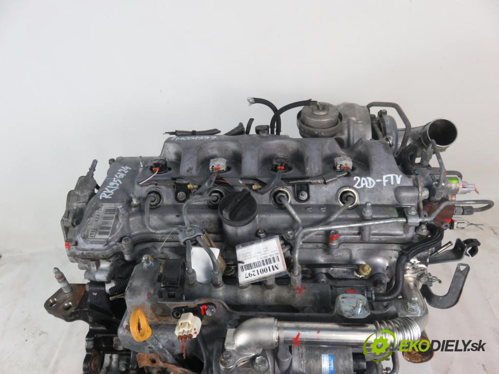 TOYOTA COROLLA Verso (ZER_, ZZE12_, R1_) MINIVAN 2006 100,00 2.2 D-4D (AUR10_) - 2AD-FTV 2231,00 Motor DIESEL 2ADFTV