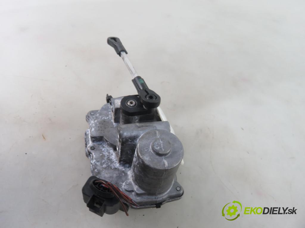 AUDI A6 Avant (4F5, C6) KOMBI 2005 120,00 2.7 TDI - BSG 2698,00 nastavovač svod, potrubí A2C53022954 ; 059129086 (Ostatní)