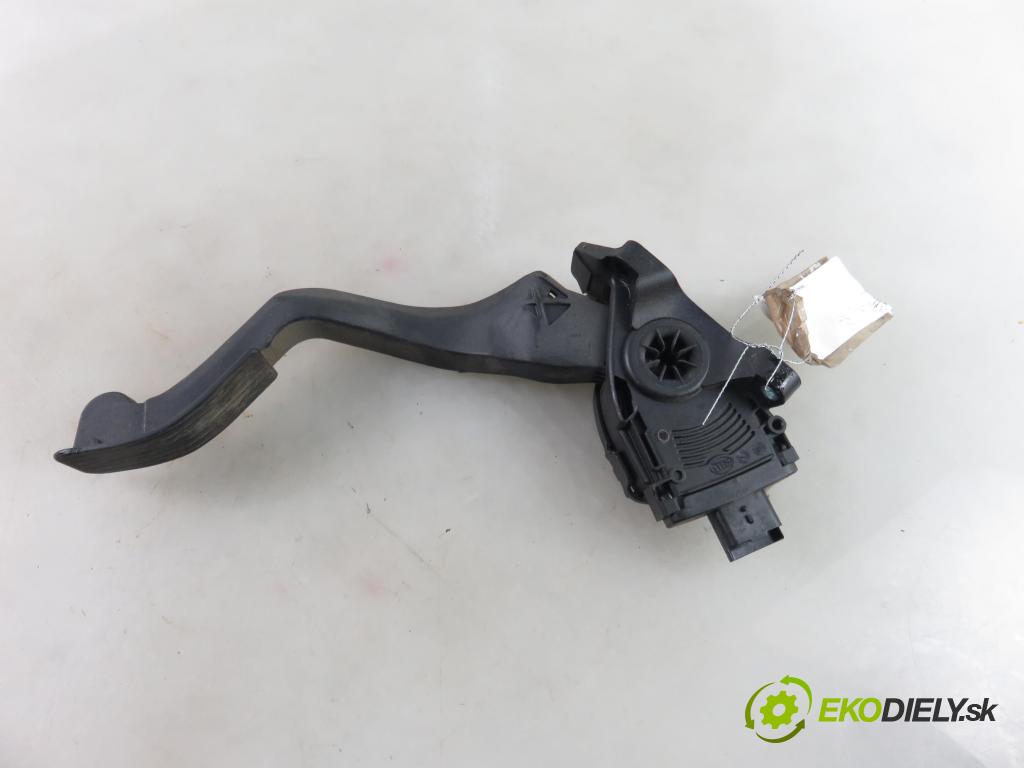 PEUGEOT 207 (WA_, WC_) HB 2006 88,00 1.6 16V VTi - 5FW (EP6) 1598,00 Potenciometer plynu 968075688002 ; 6PV00908300 (Pedále)