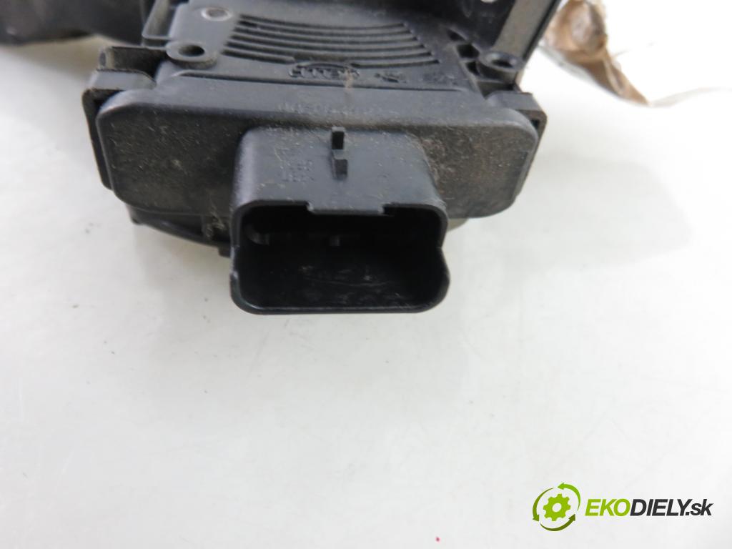 PEUGEOT 207 (WA_, WC_) HB 2006 88,00 1.6 16V VTi - 5FW (EP6) 1598,00 Potenciometer plynu 968075688002 ; 6PV00908300 (Pedále)