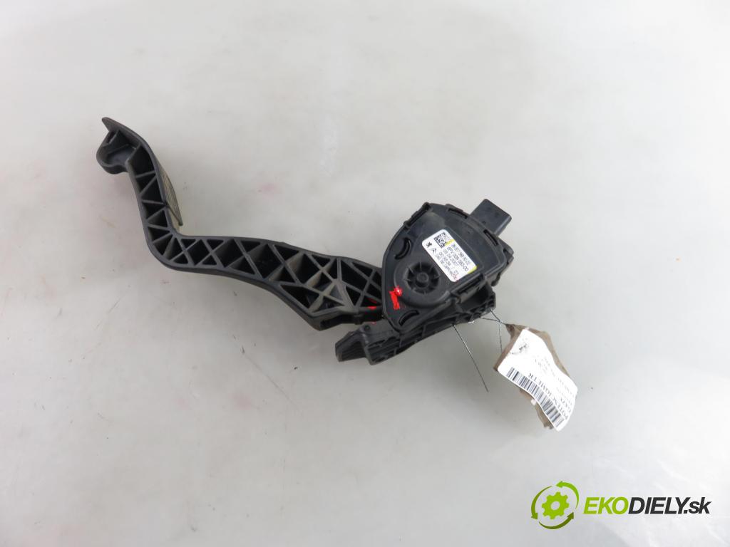 PEUGEOT 207 (WA_, WC_) HB 2006 88,00 1.6 16V VTi - 5FW (EP6) 1598,00 Potenciometer plynu 968075688002 ; 6PV00908300 (Pedále)